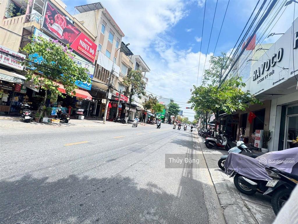 Cho thuê mặt bằng kinh doanh đường 10m5 núi thành  1100m2 ngang 16m  thông suốt kinh doanh