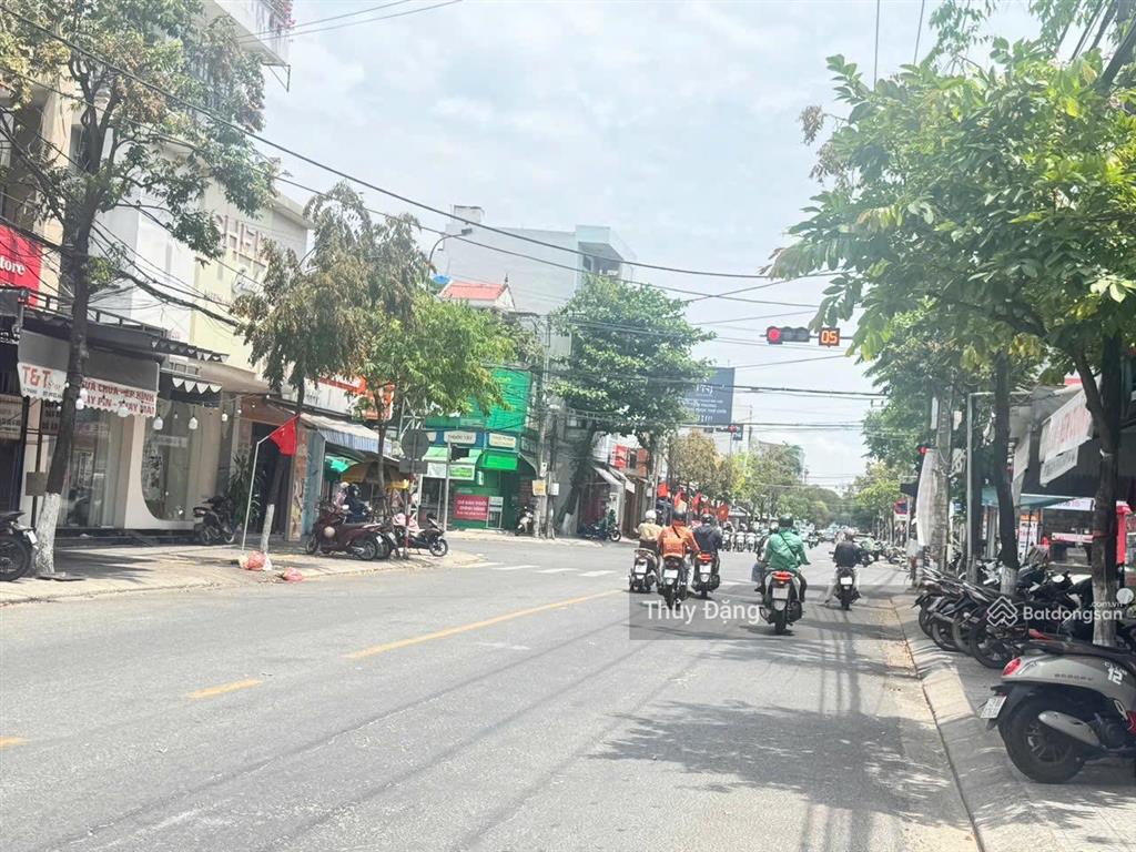 Cho thuê mặt bằng kinh doanh đường 10m5 núi thành  1100m2 ngang 16m  thông suốt kinh doanh