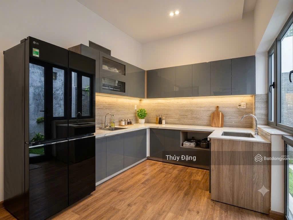 Cho thuê villa 200m2 đường hoàng diệu  có hồ bơi  ngay trung tâm hải châu