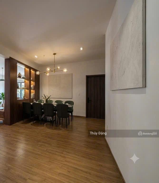 Cho thuê villa 200m2 đường hoàng diệu  có hồ bơi  ngay trung tâm hải châu