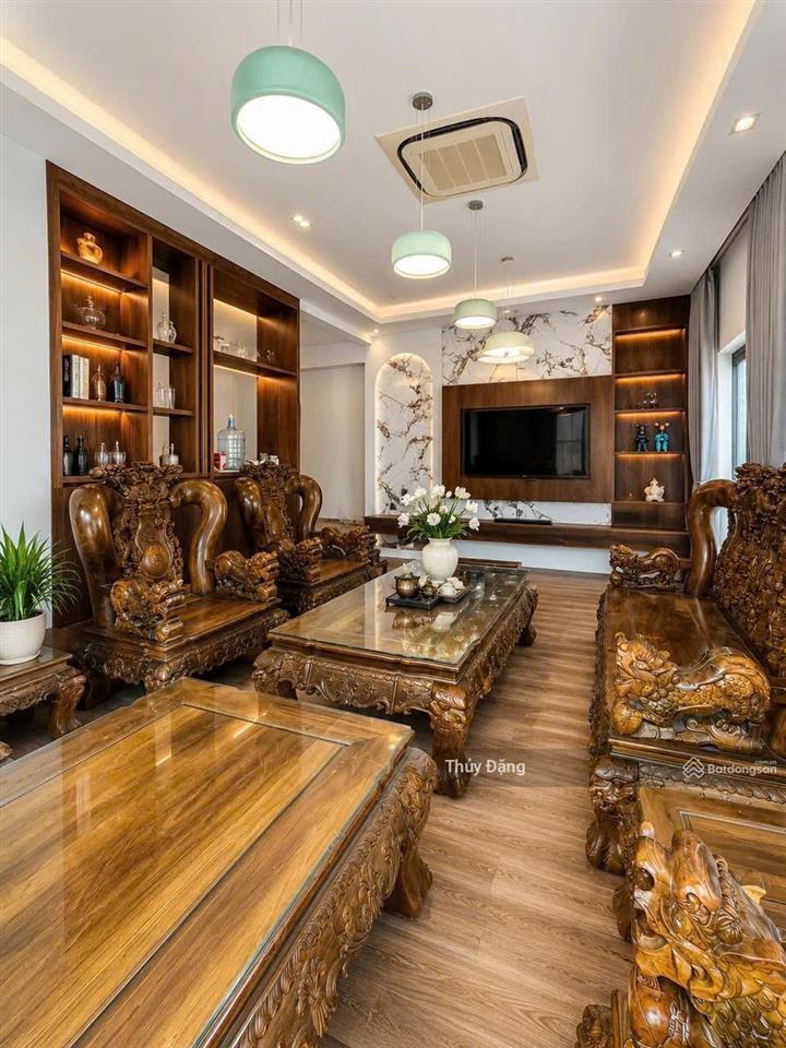 Cho thuê villa 200m2 đường hoàng diệu  có hồ bơi  ngay trung tâm hải châu
