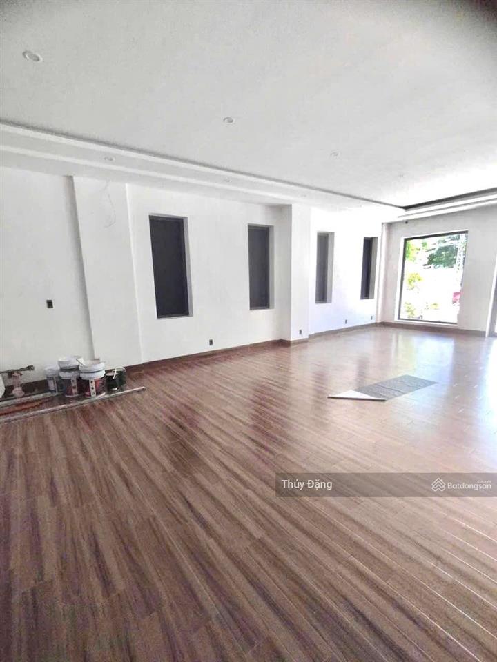 Cho thuê nhà cấp 4 đường 10m5 chính hữu  120m2 ngang 8m  vị trí khu du lịch  ngay phạm văn đồng