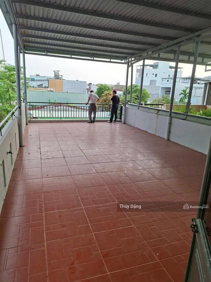Cho thuê nhà 2 tầng đường 33m hồ xuân hương  thông biển  2 tầng trống suốt