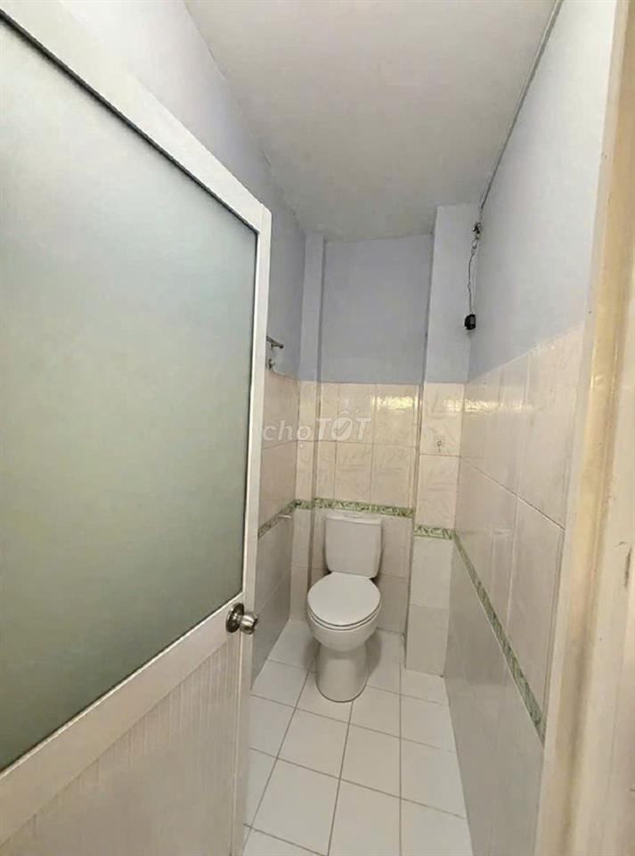 Hạ giá bán gấp nhà sát mặt tiền Hoàng Hoa Thám, Bình Thạnh, ô tô thông