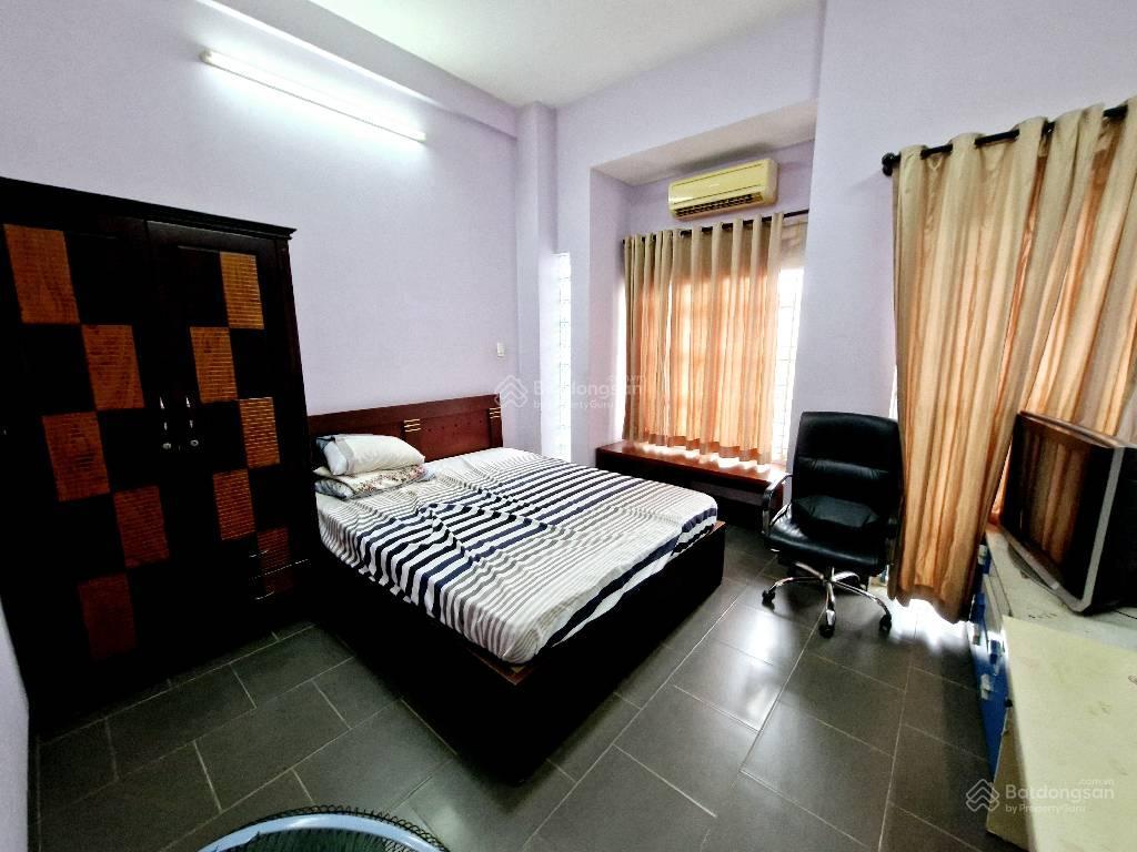 Nhà kdc phú thuận quận 7. dt 5m x 18m 90m2. giá 11 tỷ 8. tk 3 tầng. gần khu nam long tấn trường