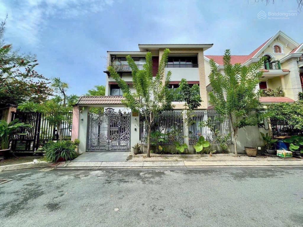 Nhà hoàng quốc việt q7. dt 10m x 15m giá 17 tỷ. 150m2, view công viên, phú mỹ hưng, huỳnh tấn phát