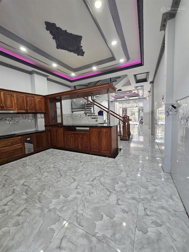 Nhà lâm văn bền q7. dt 5m x 23m. giá 11 tỷ. dt 133m². khu cư xá ngân hàng, tài chính marketing