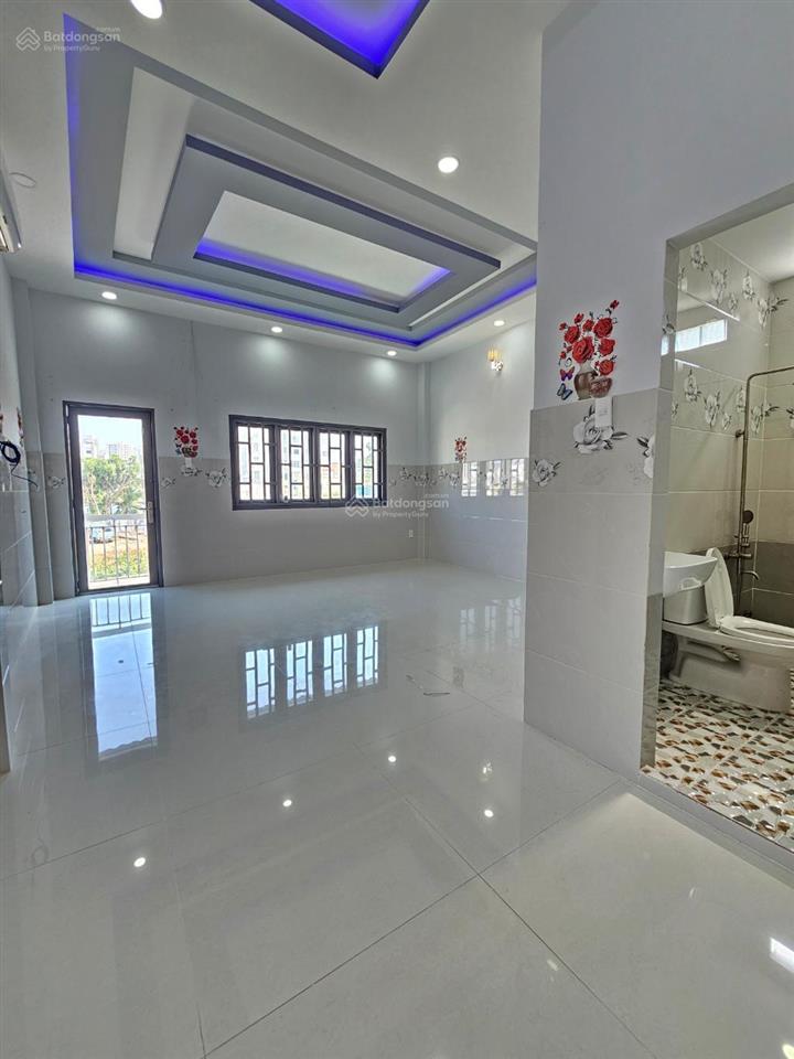 Nhà lâm văn bền q7. dt 5m x 23m. giá 11 tỷ. dt 133m². khu cư xá ngân hàng, tài chính marketing