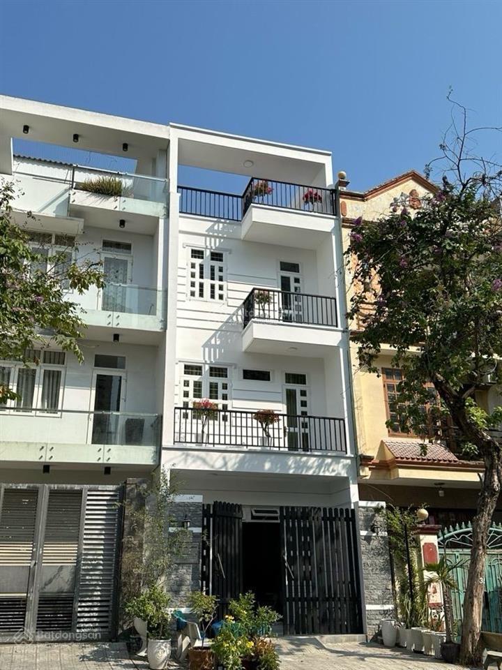 Nhà phú mỹ hưng q7. dt 6mx21m. giá 19 tỷ. dt 126m² tk 5 tầng gần hoàng quốc việt, kdc lacasa