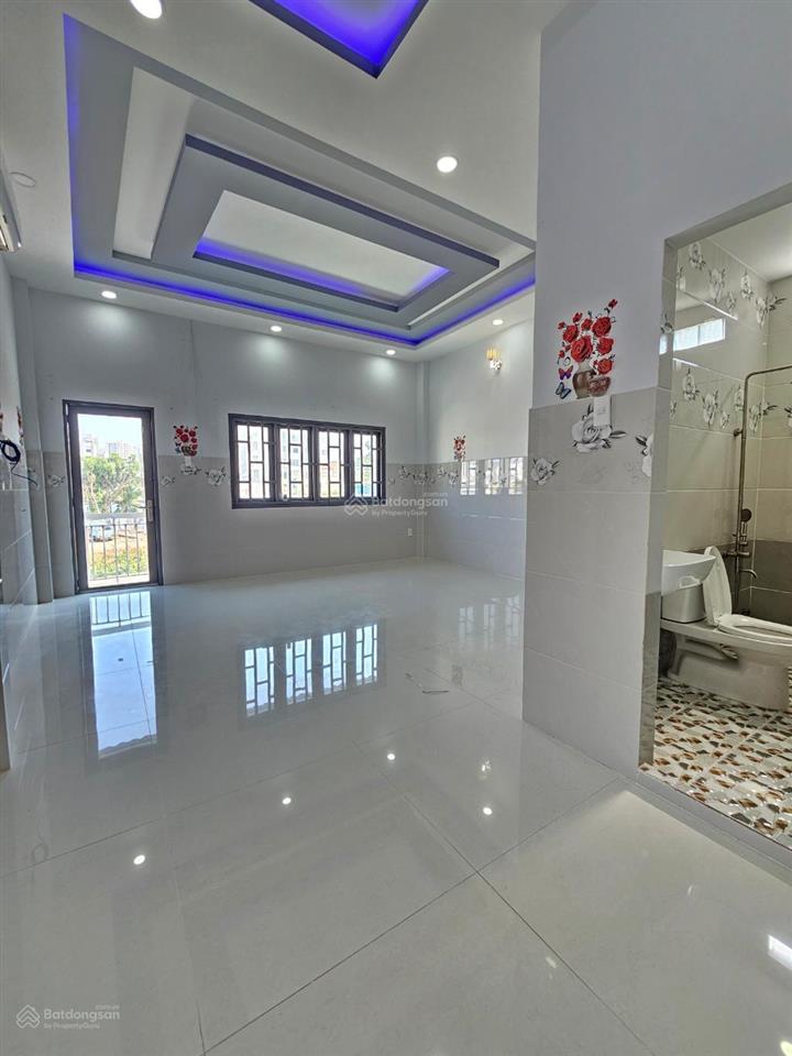 Nhà chdv hưng phú q8, dt 8m x 18m giá 17 tỷ, 130m2, gpxd 5 tầng .gần cầu chữ y, tr đh công nghệ