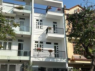 Nhà chdv hưng phú q8, dt 8m x 18m giá 17 tỷ, 130m2, gpxd 5 tầng .gần cầu chữ y, tr đh công nghệ