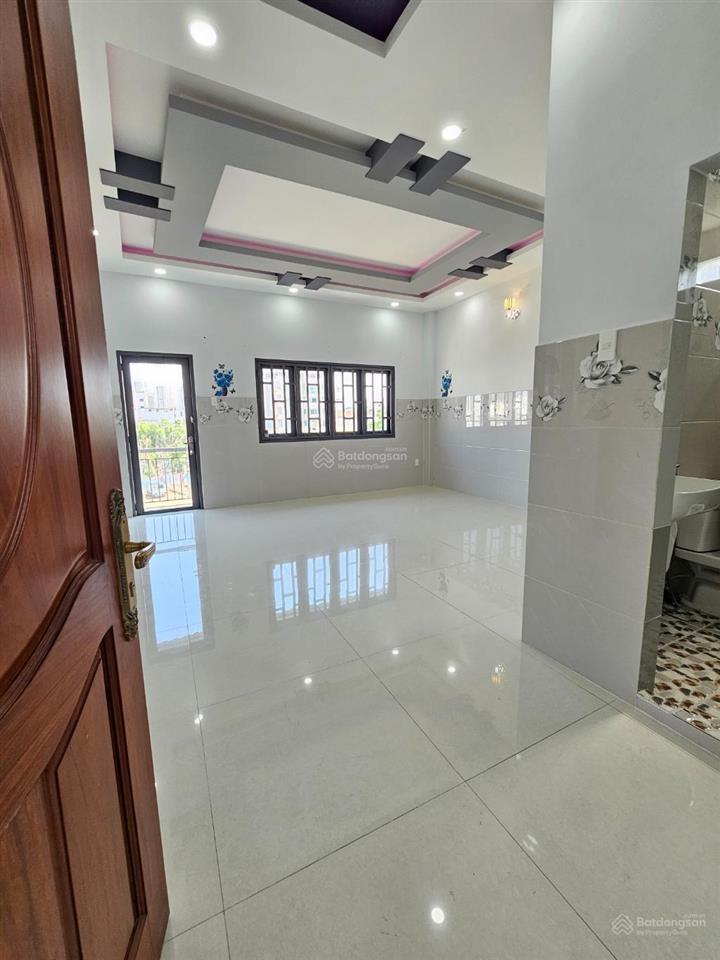 Nhà chdv hưng phú q8, dt 8m x 18m giá 17 tỷ, 130m2, gpxd 5 tầng .gần cầu chữ y, tr đh công nghệ