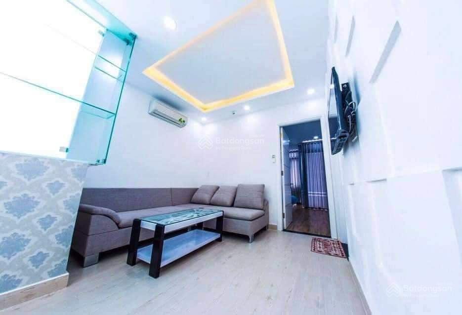 Nhà chdv q4 thu nhập 100 triệu/th. giá 18 tỷ 9m x22m. 20ph. gần q1, đh nguyễn tất thành. đh luật