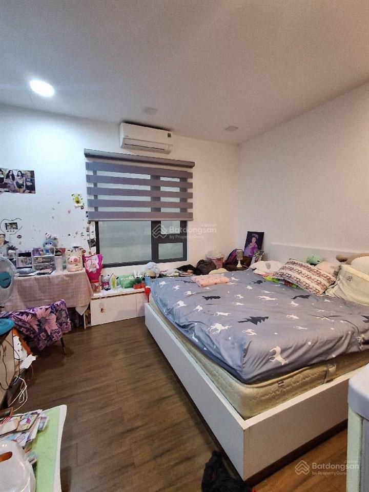 Nhà nguyễn văn linh q7. dt 84m2 giá 13 tỷ. 6m x 14m. 3 tầng. gần nguyễn tất thành. cầu thủ thiêm 4