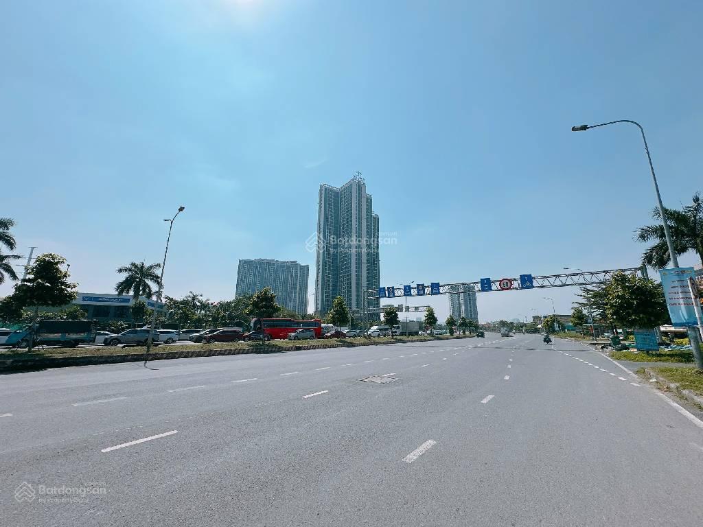 Nhà nguyễn văn linh q7. dt 84m2 giá 13 tỷ. 6m x 14m. 3 tầng. gần nguyễn tất thành. cầu thủ thiêm 4