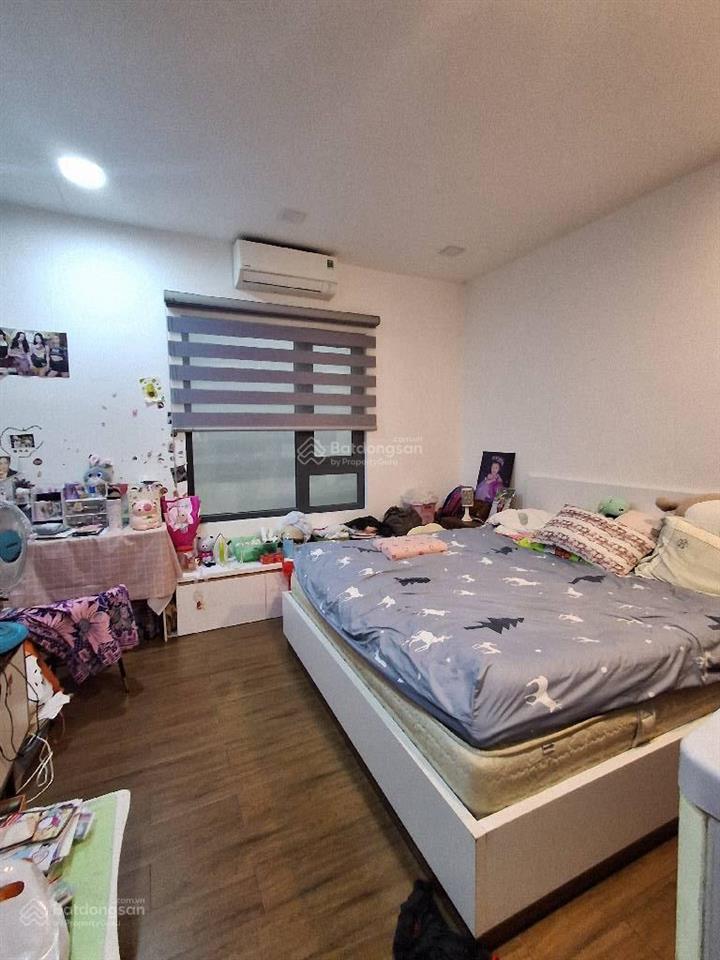 Nhà nguyễn văn linh q7. dt 84m2 giá 13 tỷ. 6m x 14m. 3 tầng. gần nguyễn tất thành. cầu thủ thiêm 4