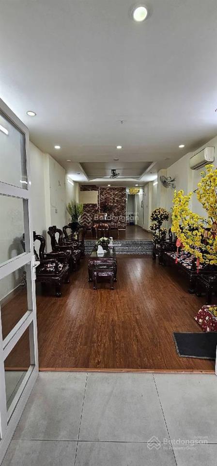 Nhà nguyễn văn linh q7. dt 84m2 giá 13 tỷ. 6m x 14m. 3 tầng. gần nguyễn tất thành. cầu thủ thiêm 4