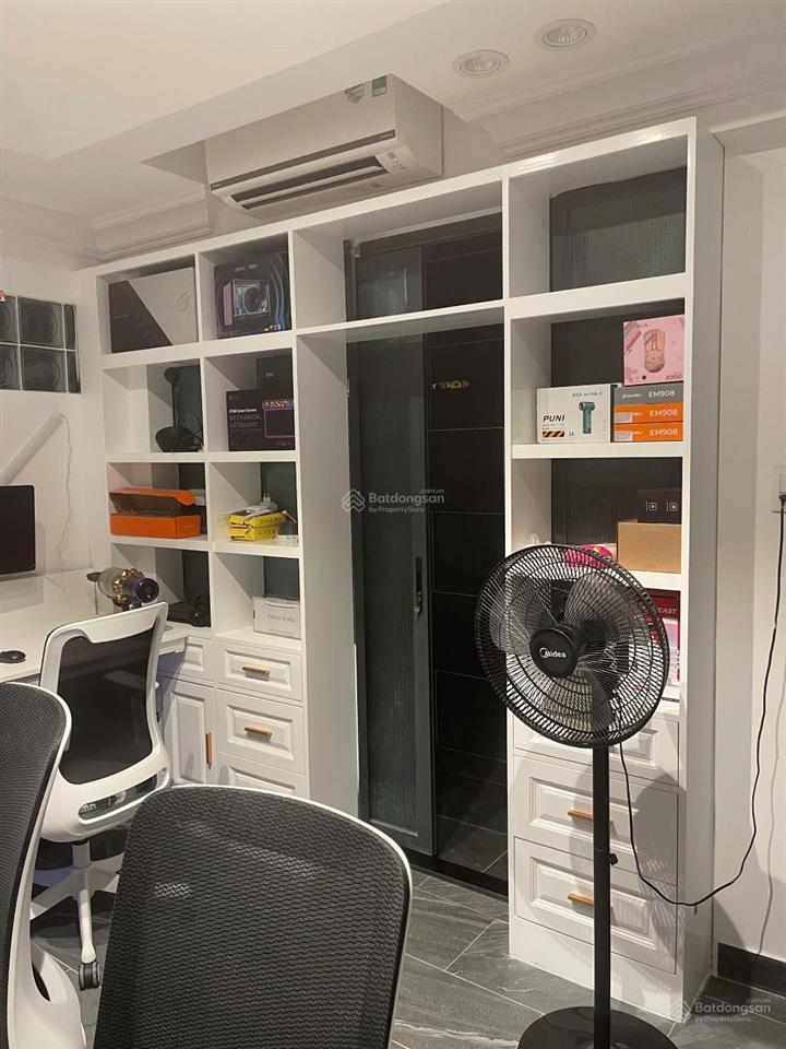 Bán nhà lâm văn bền q7. hxh giá 8 tỷ 8. dt 5,8m x 10m. 58m2 khu cư xá ngân hàng. gpxd 4 tầng. hiếm