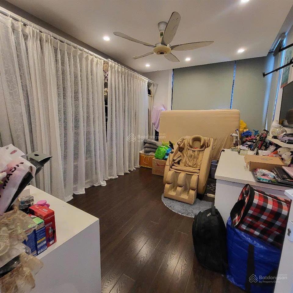 Nhà himlam kiều đàm q7. dt 175m2 11m x 16m. giá 23 tỷ. góc 2 mtkd. gpxd 5 tầng. gần lotte