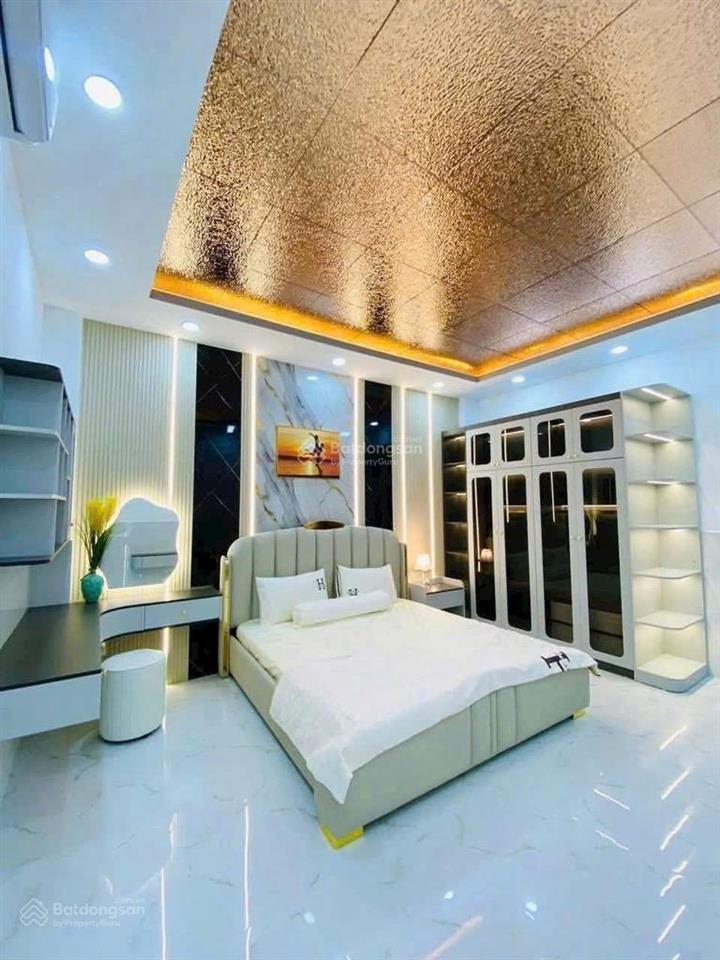 Nhà lê thị riêng quận 1. dt 90m². giá 30 tỷ. 6,6m x 15m. 4 tầng, gần nguyễn trãi. ngã sáu phù đổng