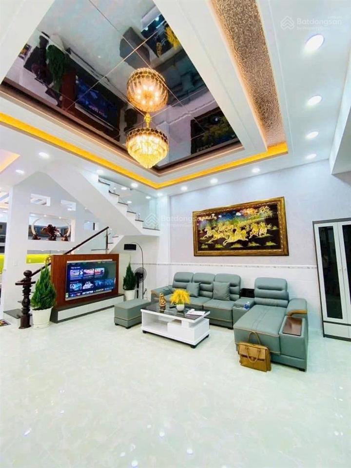 Nhà lê thị riêng quận 1. dt 90m². giá 30 tỷ. 6,6m x 15m. 4 tầng, gần nguyễn trãi. ngã sáu phù đổng