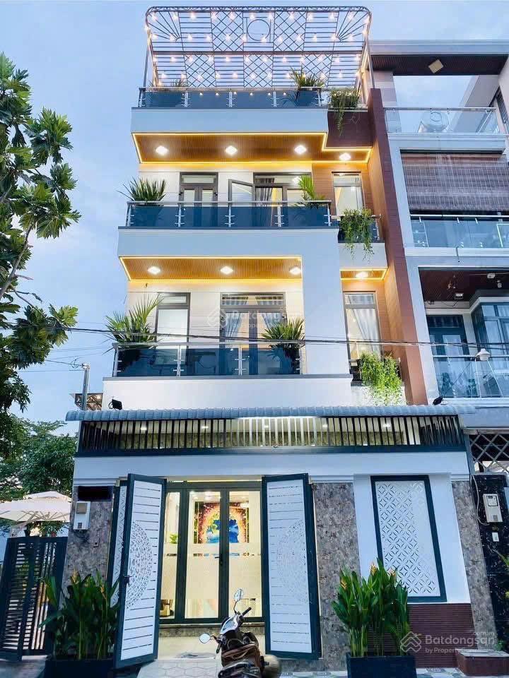 Nhà lê thị riêng quận 1. dt 90m². giá 30 tỷ. 6,6m x 15m. 4 tầng, gần nguyễn trãi. ngã sáu phù đổng