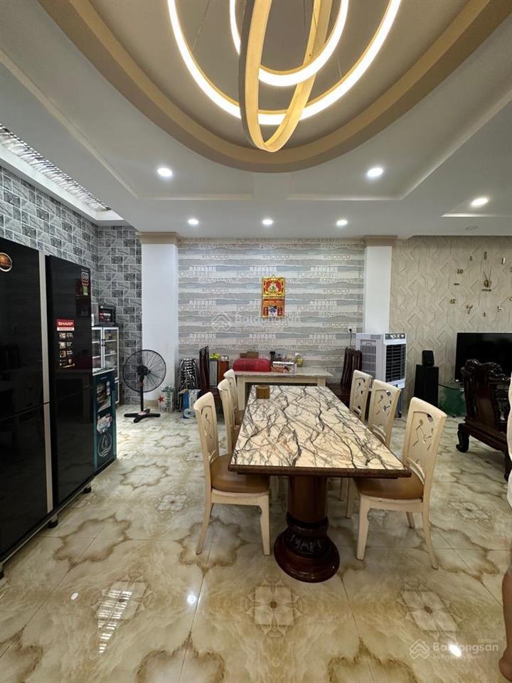 Tòa nhà trần hưng đạo, dt 236m2, 12 x 20m. giá 66 tỷ, hầm 8 tầng, khu bộ công an. gần chợ bến thành