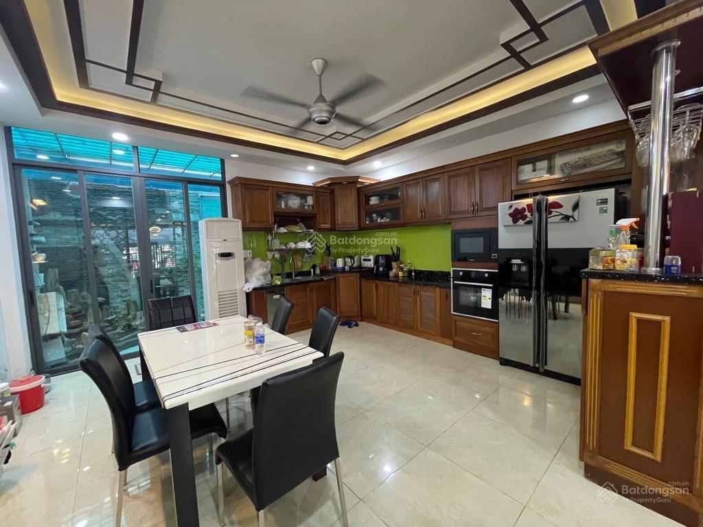 Nhà huỳnh tấn phát q7. dt 8 x 15m. giá 12 tỷ. 115m2. 4 tầng. gần vincom nam long trần trọng cung