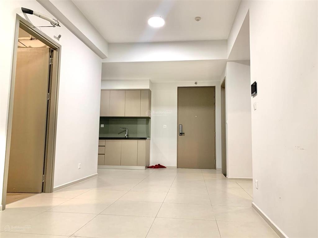 Bán căn 69m2 tầng cao view ngoài, sổ sẵn, có nội thất giường tủ cđt, nhà mới, giá tốt