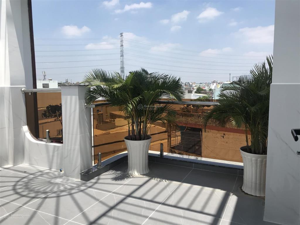 Nhà 2 mặt tiền. vị trí đẹp, thông số chuẩn 4x18m, 5 tầng btct có thang máy nội thất cc