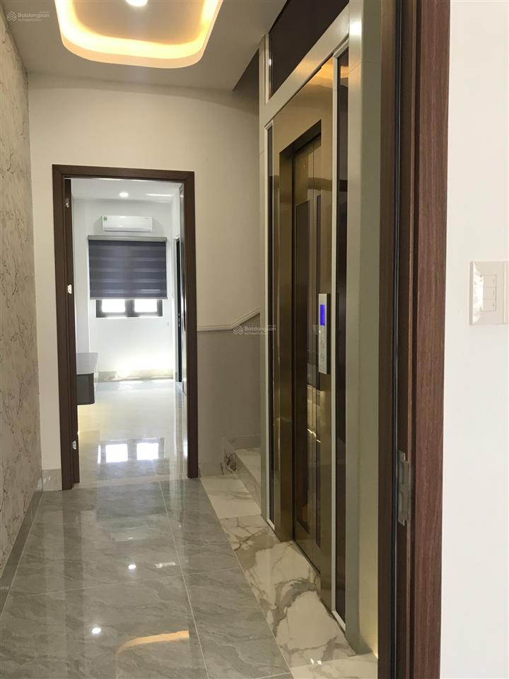 Nhà 2 mặt tiền. vị trí đẹp, thông số chuẩn 4x18m, 5 tầng btct có thang máy nội thất cc