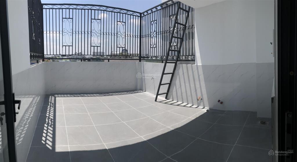 Nhà 2 mặt tiền. vị trí đẹp, thông số chuẩn 4x18m, 5 tầng btct có thang máy nội thất cc