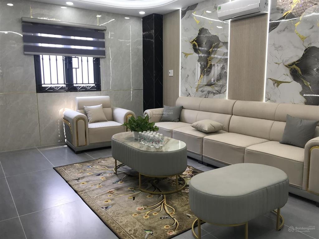 Nhà 2 mặt tiền. vị trí đẹp, thông số chuẩn 4x18m, 5 tầng btct có thang máy nội thất cc