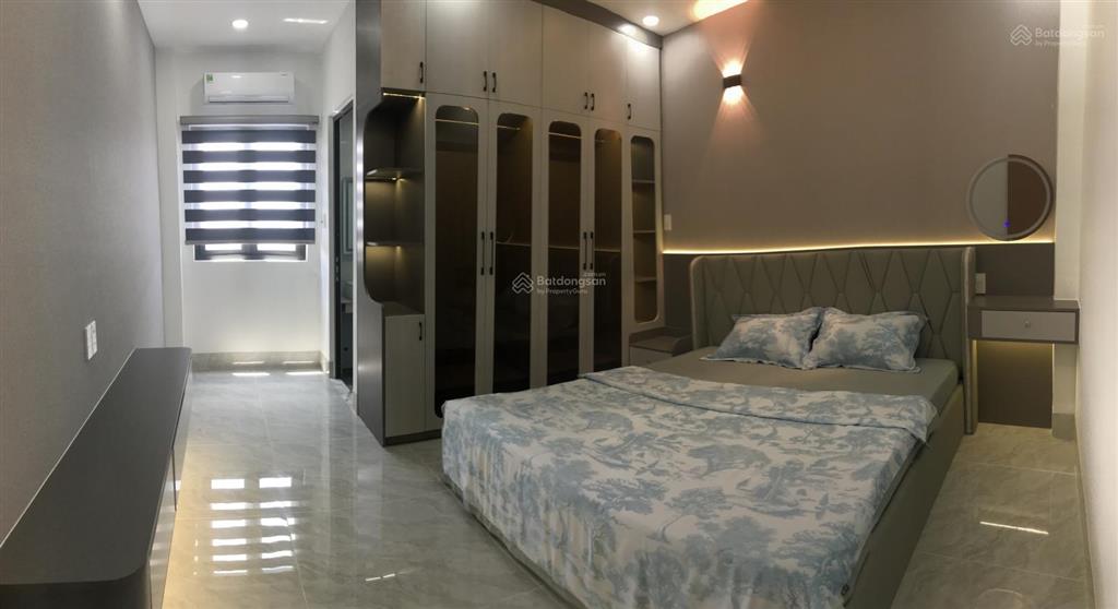 Nhà 2 mặt tiền. vị trí đẹp, thông số chuẩn 4x18m, 5 tầng btct có thang máy nội thất cc