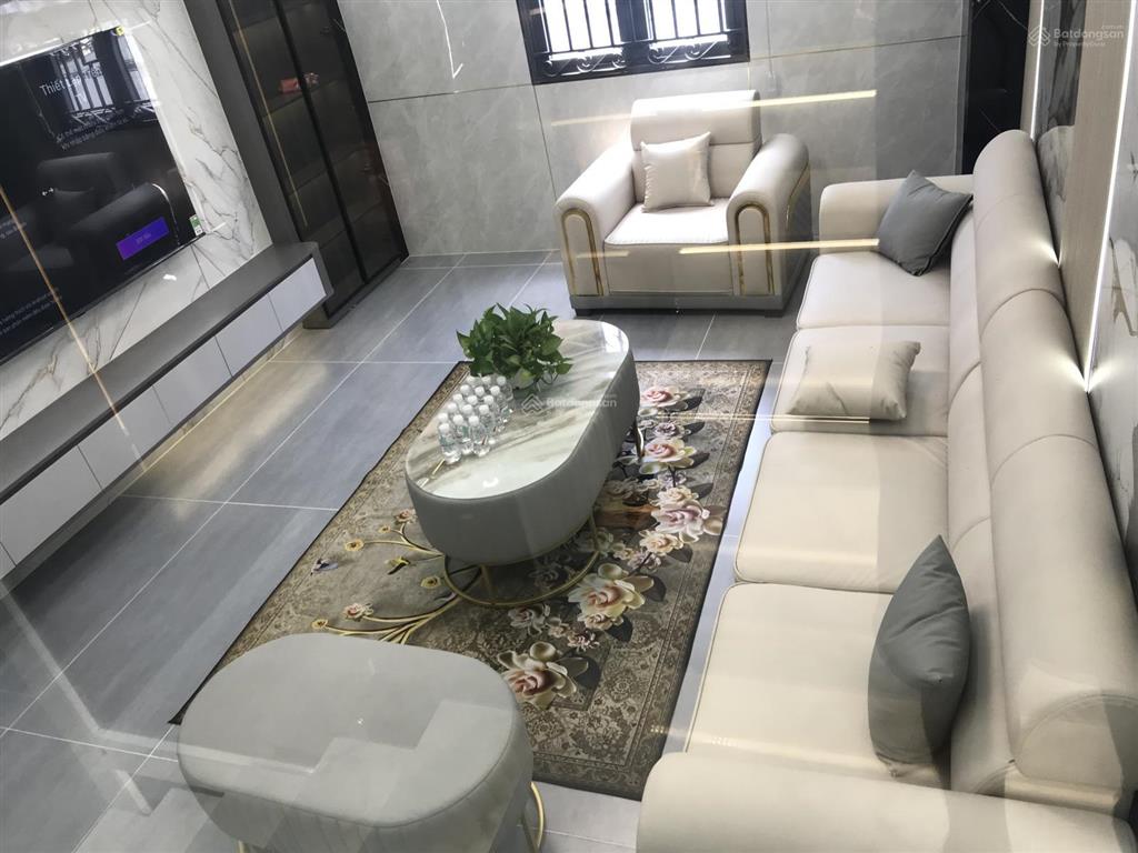 Nhà 2 mặt tiền. vị trí đẹp, thông số chuẩn 4x18m, 5 tầng btct có thang máy nội thất cc