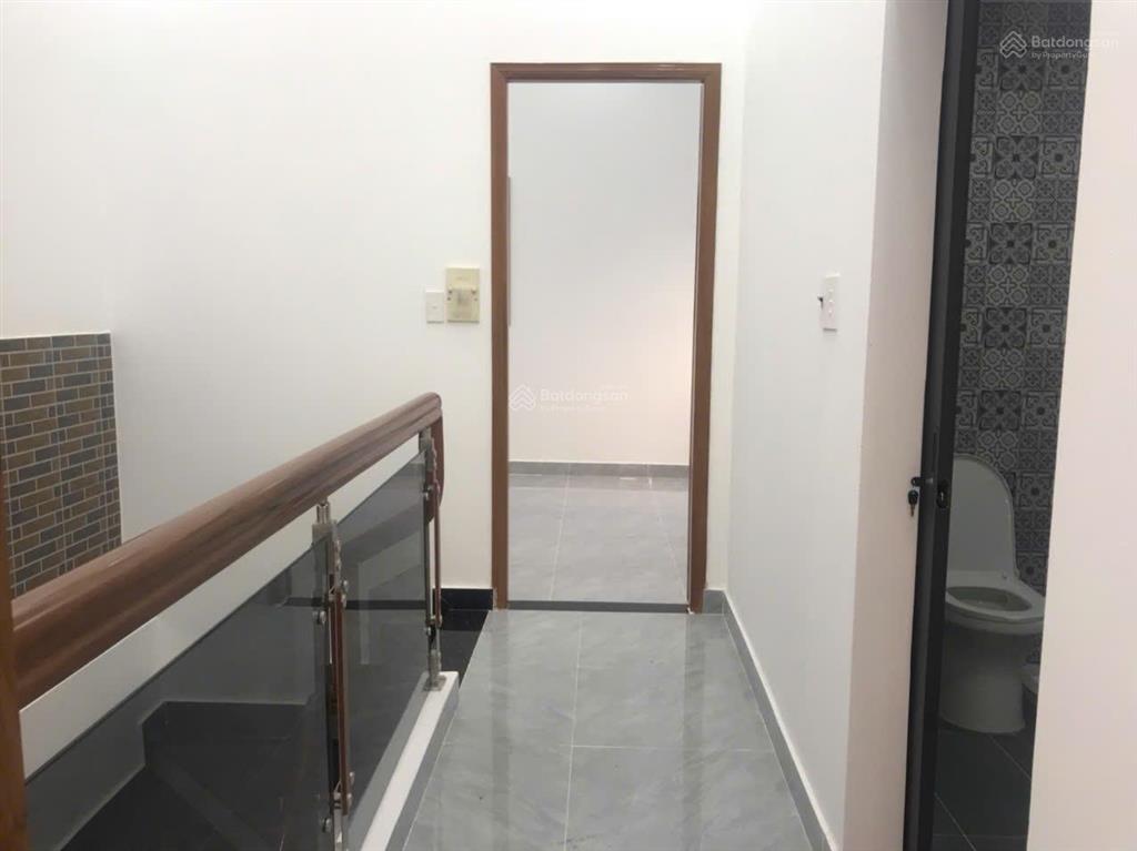 Nhà mới vào ở ngay  hẻm nhựa xe hơi  4,1x15m trệt 1 lầu  vị trí đẹp tch08  shr 100% thổ