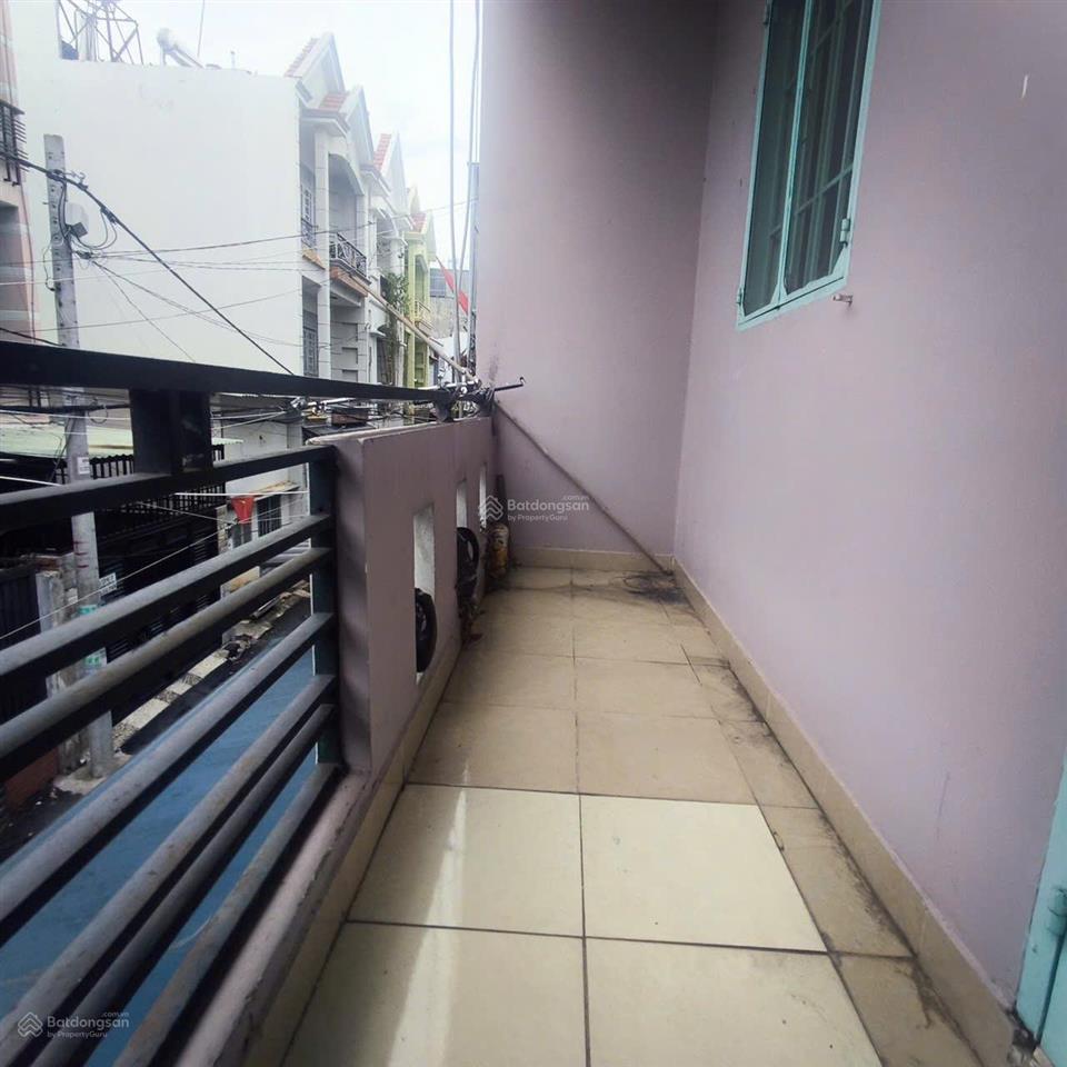 Nhà đẹp hẻm nhựa xe hơi  ngang 4,5m rộng rãi 3 tầng btct  vị trí đẹp  shr 100% thổ cư