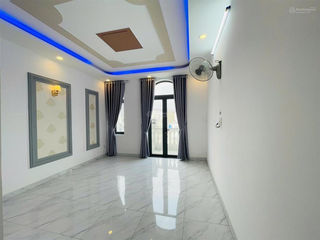 Mặt tiền kd cực đỉnh  vị trí víp hiệp thành  thông số vàng 4 tầng btct  shr thổ cư