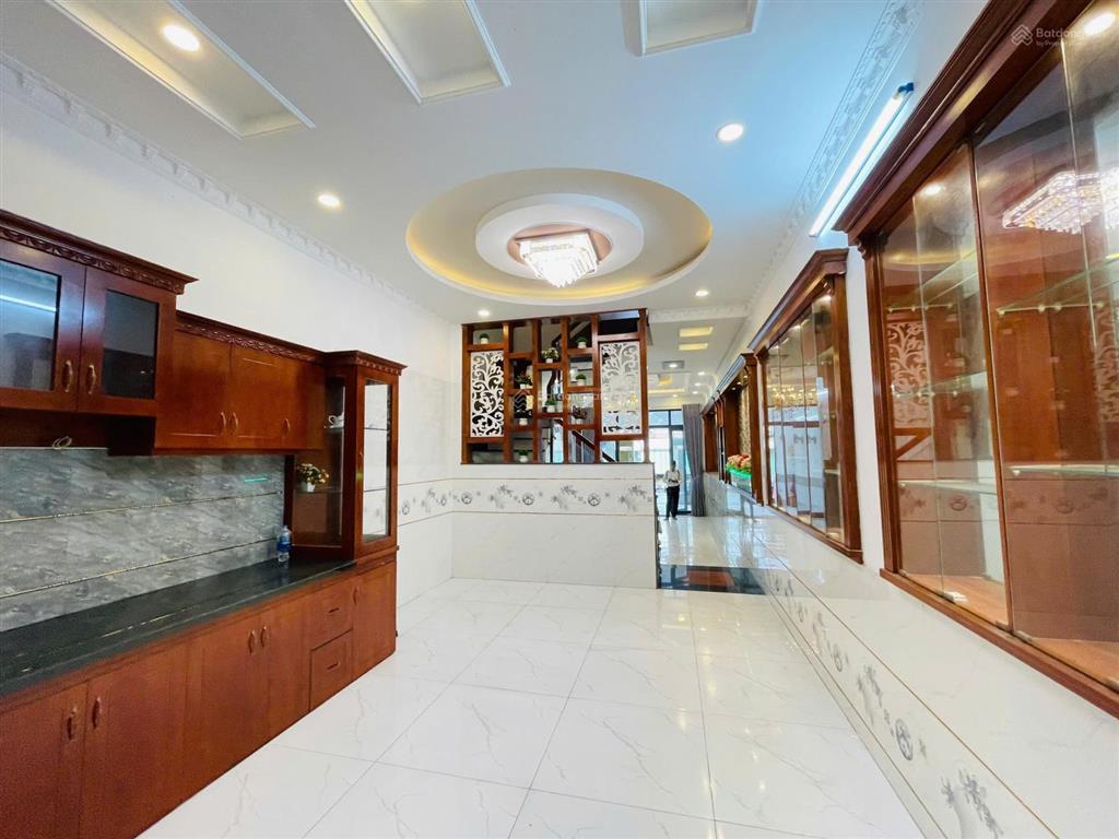 Mặt tiền kd cực đỉnh  vị trí víp hiệp thành  thông số vàng 4 tầng btct  shr thổ cư
