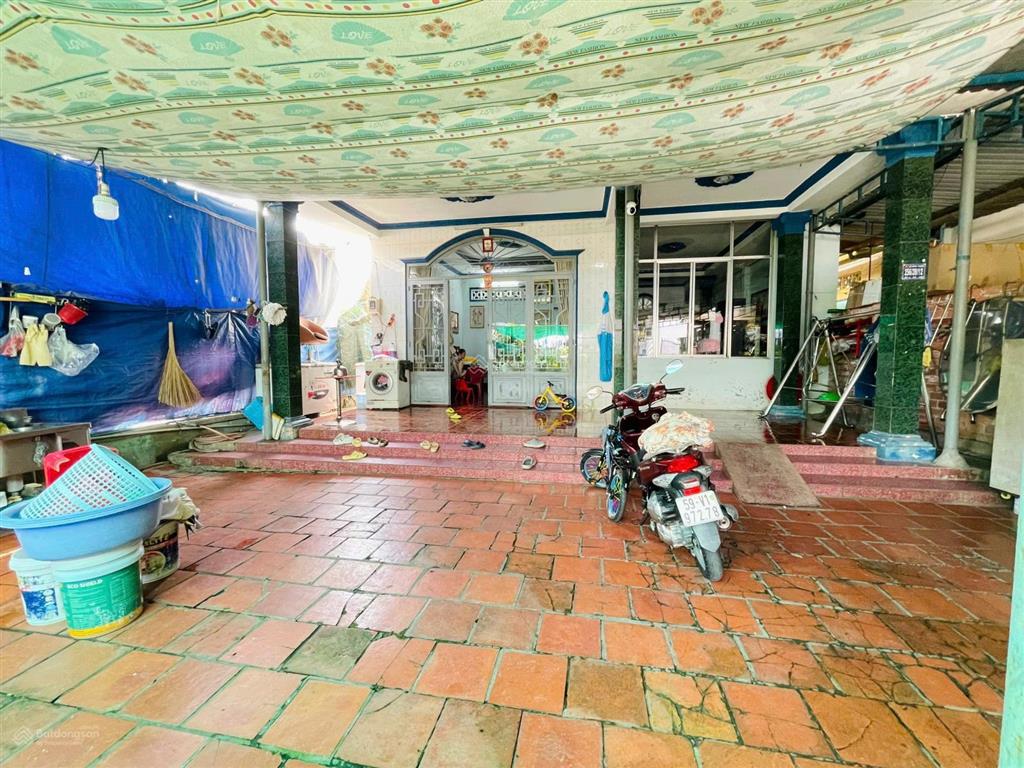 Nhà mặt tiền căn góc  không lộ giới  ngang 9m bề thế  vị trí đẹp đông thạnh 25  shr full thổ