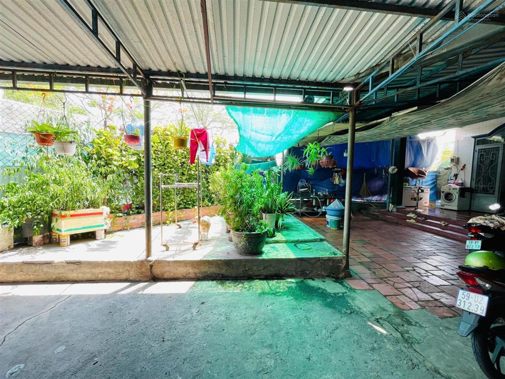 Nhà mặt tiền căn góc  không lộ giới  ngang 9m bề thế  vị trí đẹp đông thạnh 25  shr full thổ