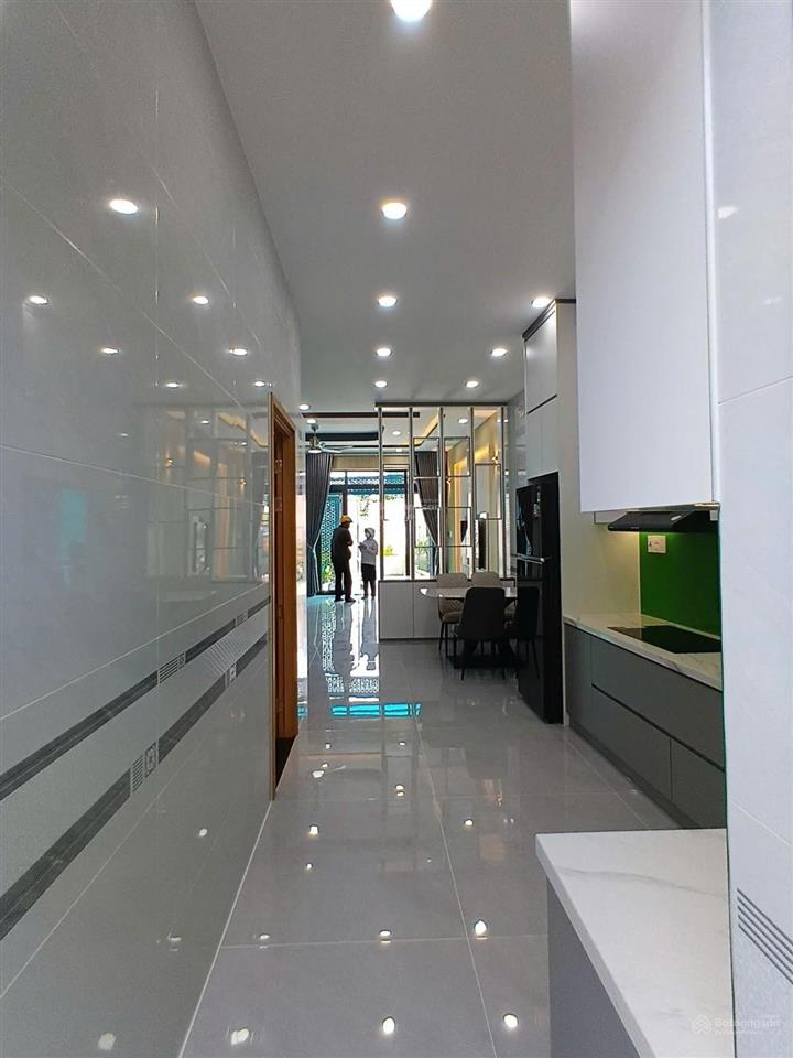 Nhà mặt tiền  full nội thất cc vào ở ngay  ngang 6m bề thế  vị trí đẹp  shr thổ cư