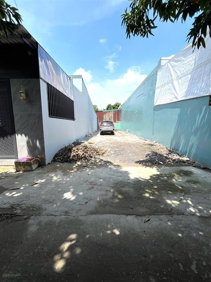 Bán gấp đất  vị trí đẹp  thông số vàng 5x22m vuông vức  cao ráo  bằng phẳng xd ngay shr thổ cư