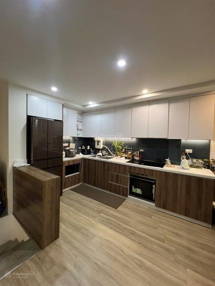 Mặt phố 6 tầng tại trúc bạch  hoè nhai, nhà đẹp, kinh doanh. chỉ nhỉnh 30 tỷ.