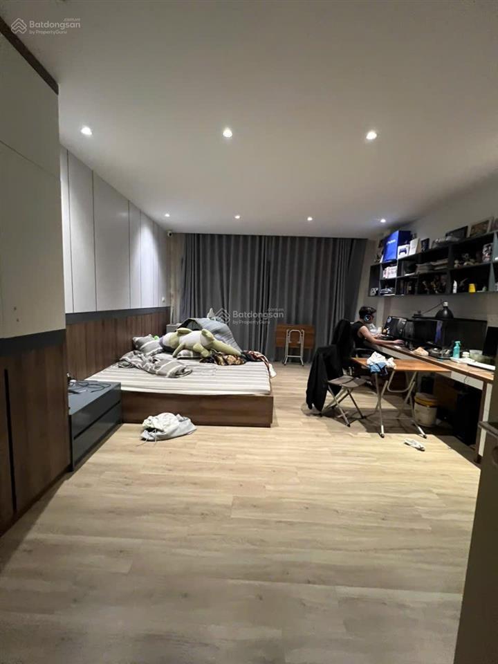 Mặt phố 6 tầng tại trúc bạch  hoè nhai, nhà đẹp, kinh doanh. chỉ nhỉnh 30 tỷ.