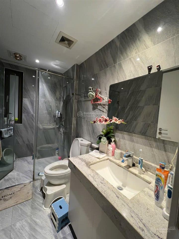 Mặt phố 6 tầng tại trúc bạch  hoè nhai, nhà đẹp, kinh doanh. chỉ nhỉnh 30 tỷ.