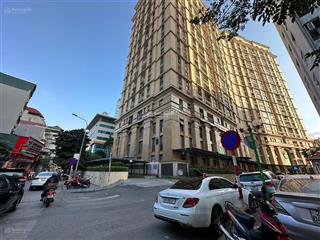 Bán nhà cũ tại hoàng cầu tặng gpxd 7 tầng ba bước ra hồ.