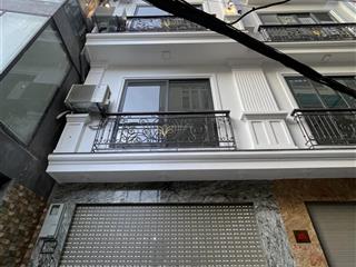6 tầng thang máy mới cứng  ngã tư sở  royalcity  đầu tư cắt lỗ 230 tr/m2  ở hoặc ccmn đều đẹp.