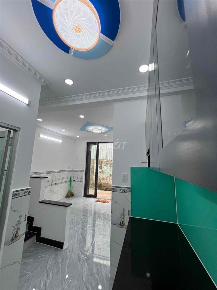 Nhà phố Mới 1 trệt 1 lầu  30m ra đường thới tam thôn 10 -hóc môn