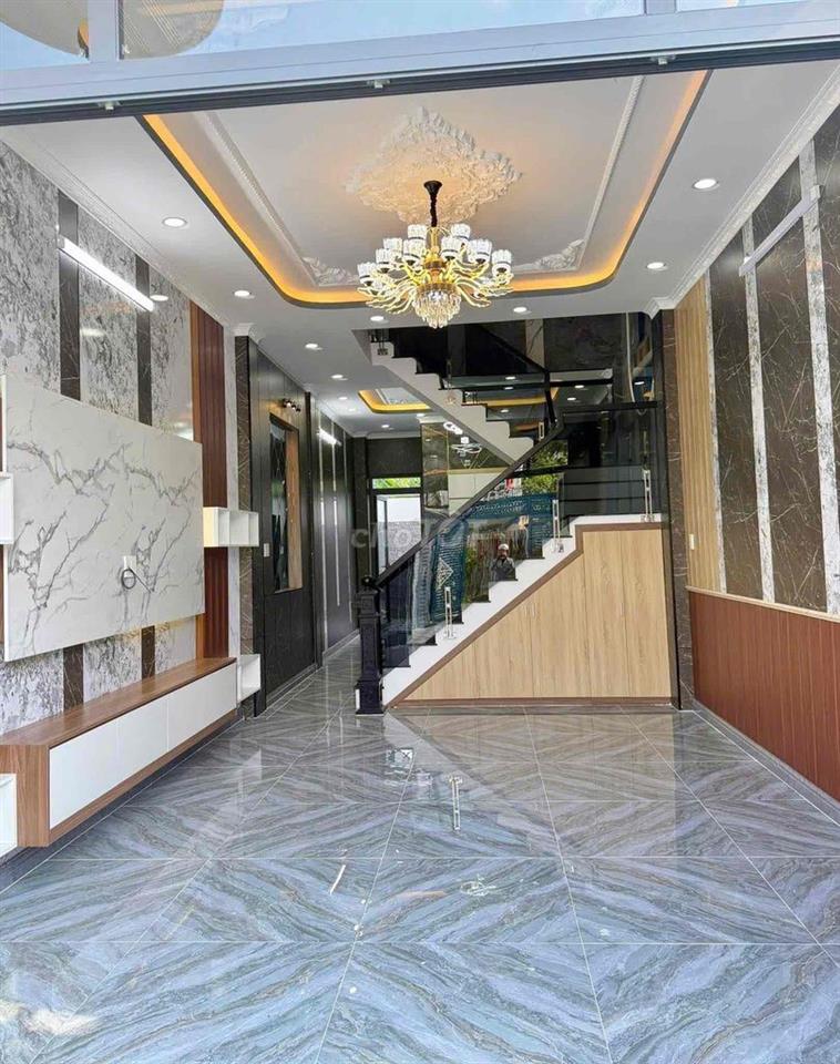 nhà phố Hóc Môn 4x21m 1 trệt 2 lầu mặt tiền đường Tân Hiệp 39+40